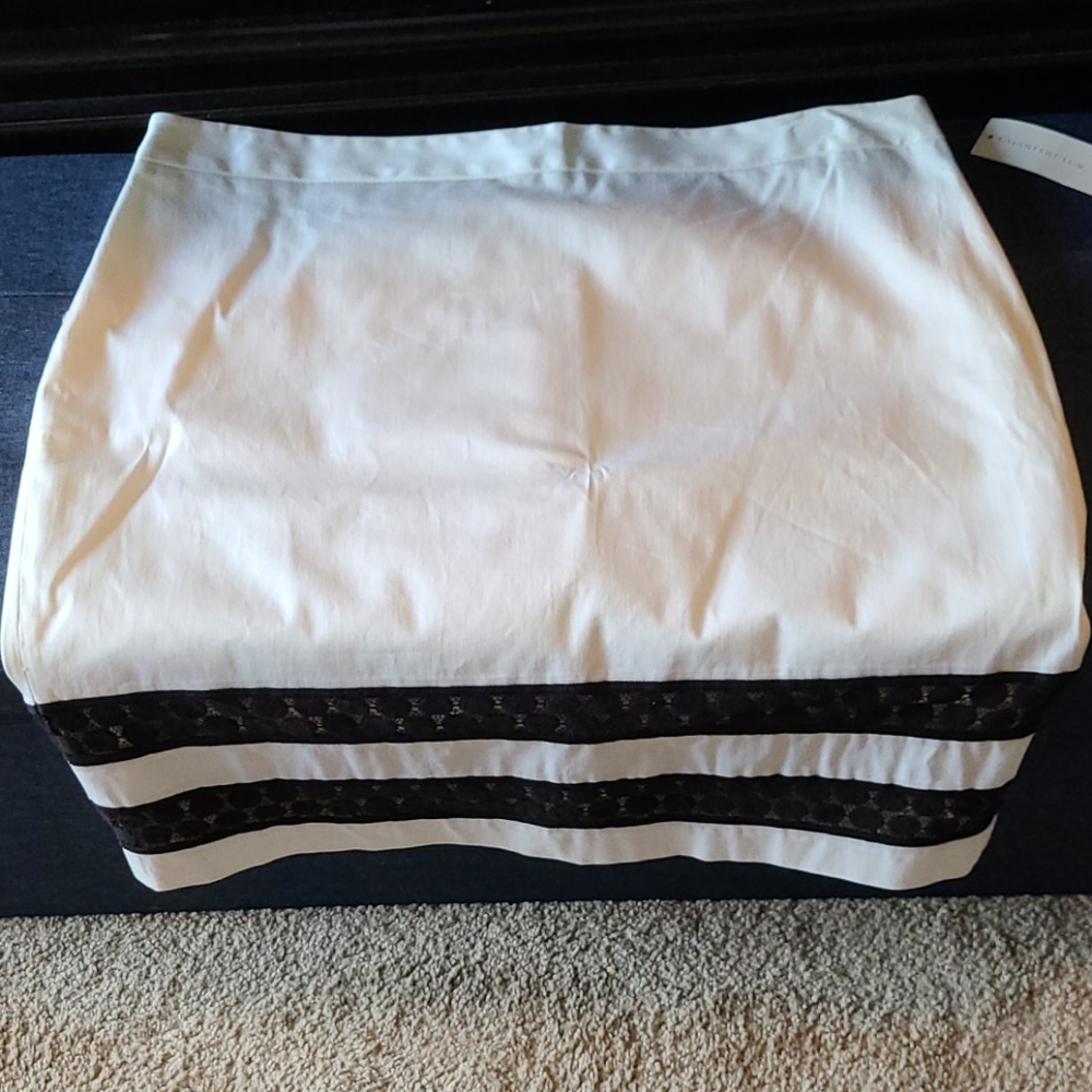 Cute black and white skirt